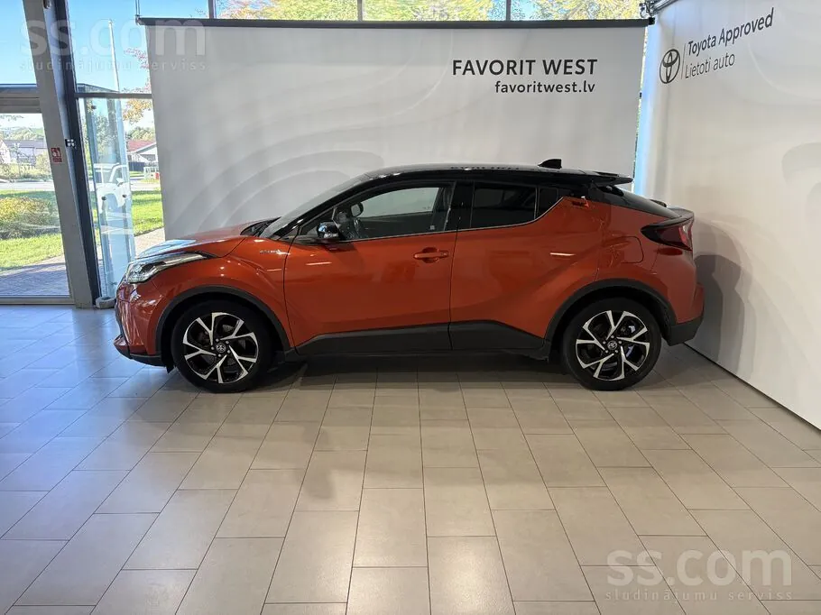 Toyota C-Hr 2021 photo 2