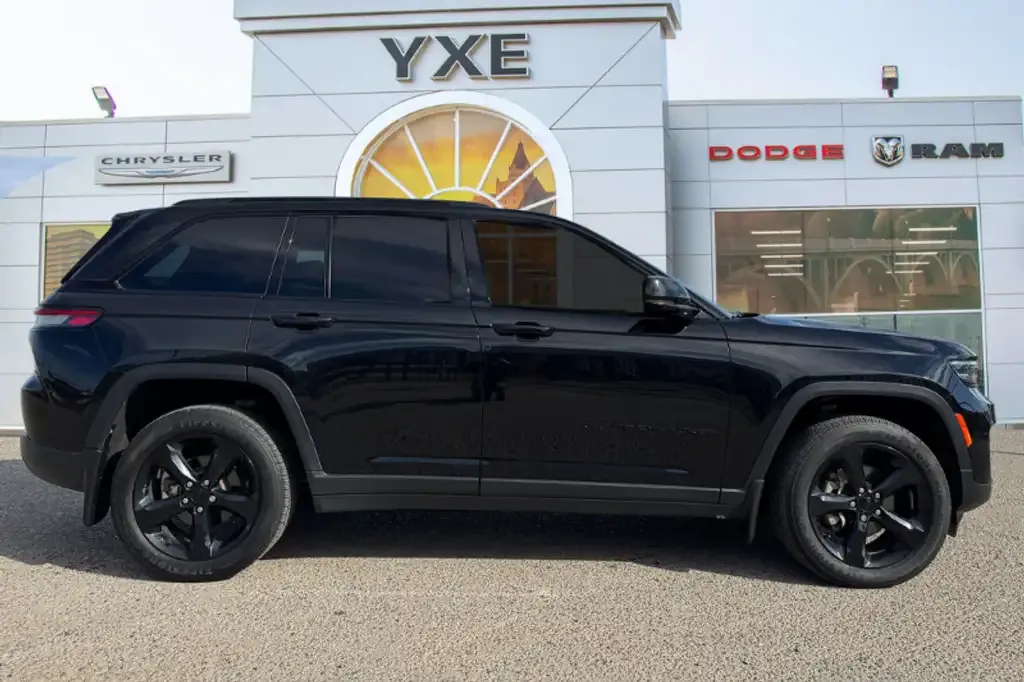Jeep Grand Cherokee 2023 photo 4