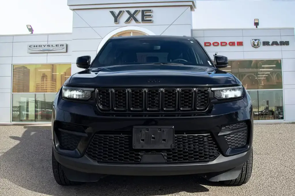 Jeep Grand Cherokee 2023 photo 2