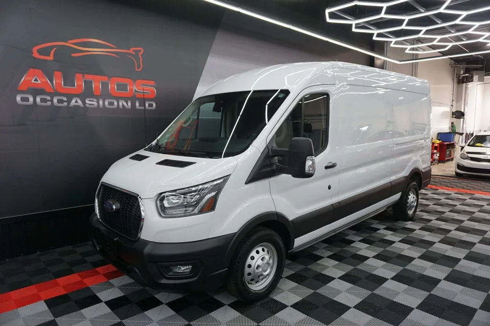 Ford Transit 2023 photo 3