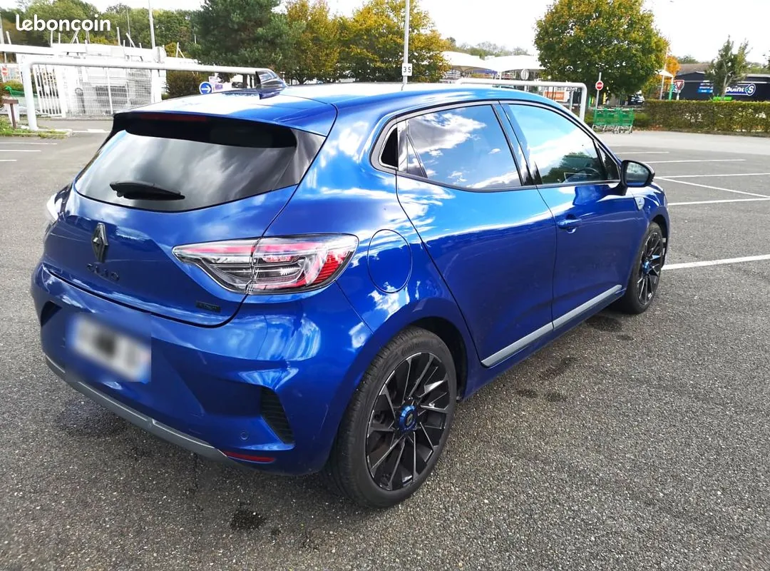 Renault Clio 2024 photo 2