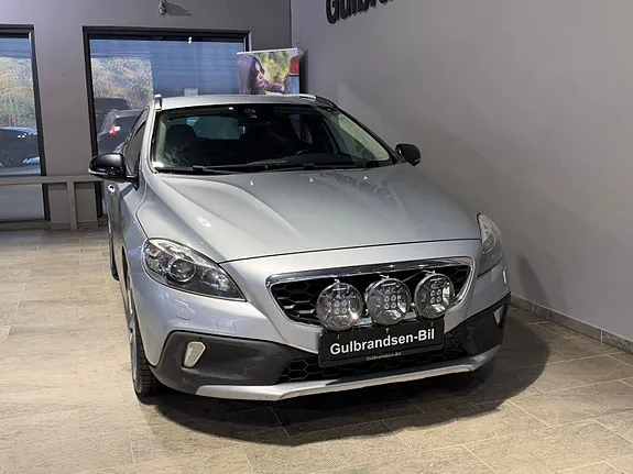 Volvo V40 Cross Country 2013 photo 2