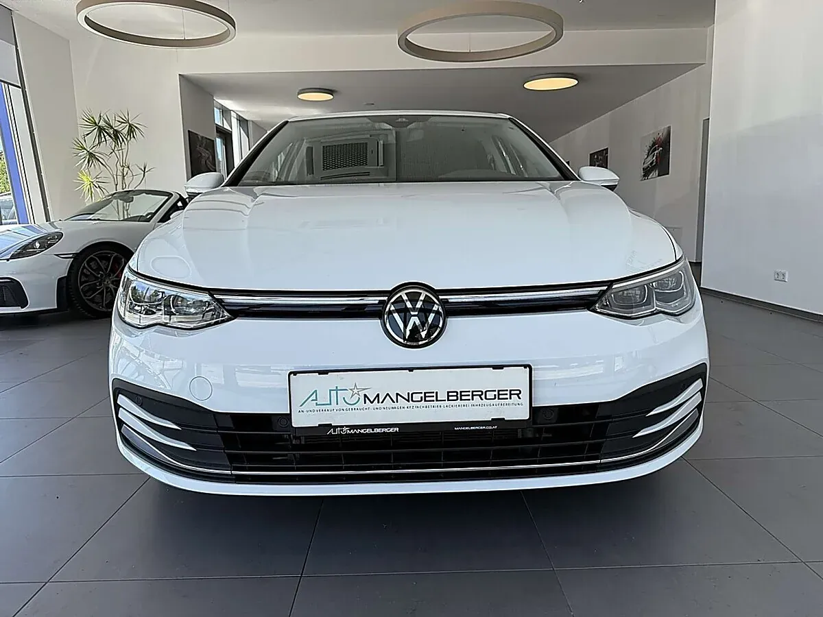 Volkswagen Golf 2023 photo 2