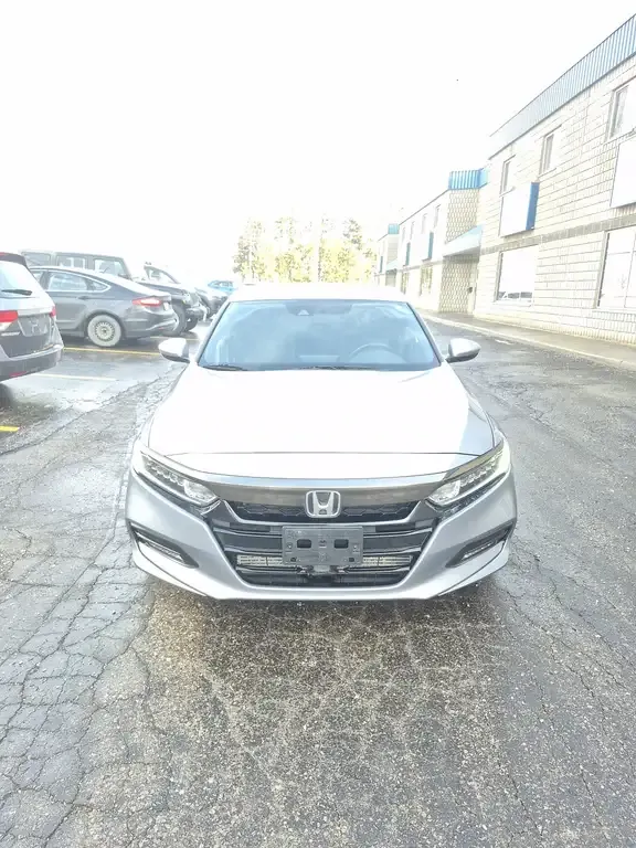 Honda Accord 2018 photo 2