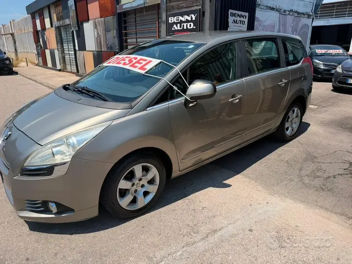 Peugeot 5008 2011 photo 3