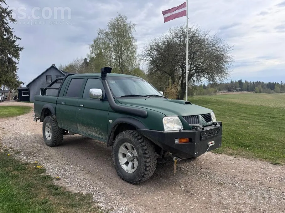 Mitsubishi L200 2005 photo 2