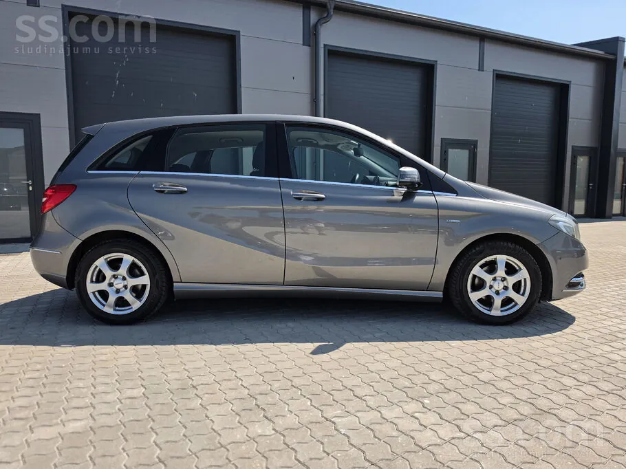 Mercedes-Benz B 180 2011 photo 5