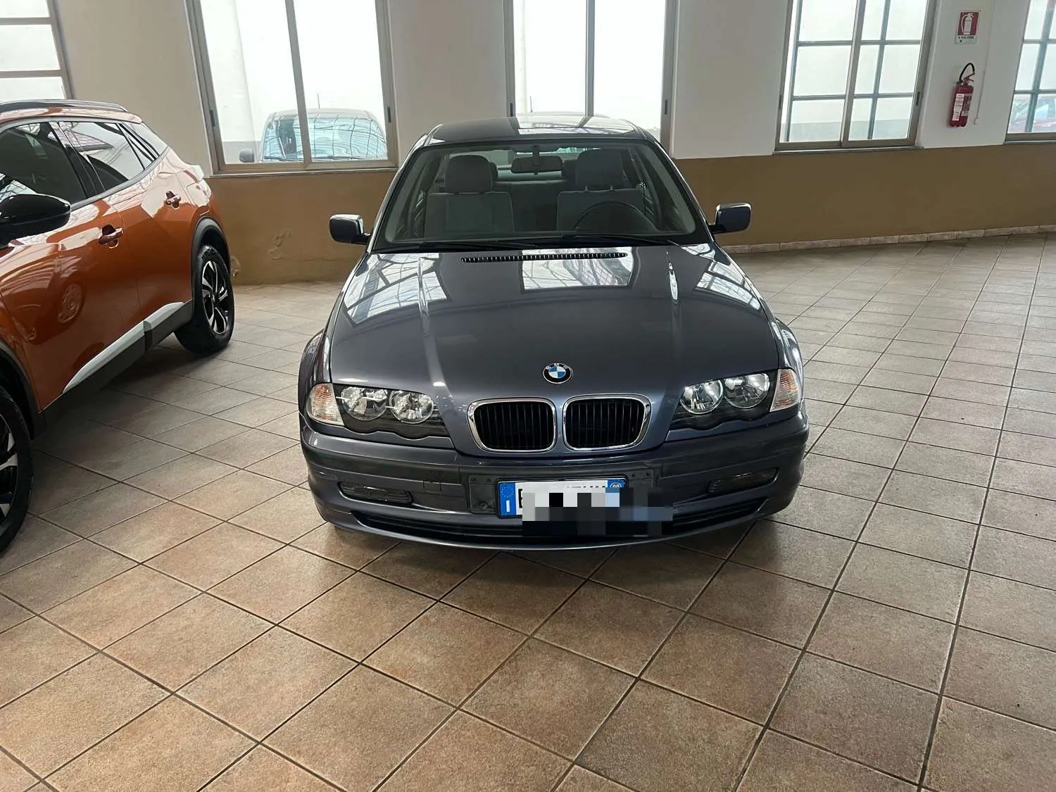 BMW 318I
