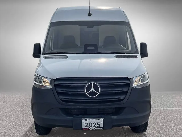 Mercedes-Benz Sprinter 2025 photo 2