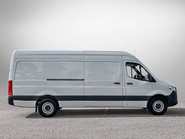 Mercedes-Benz Sprinter 2025 photo 4
