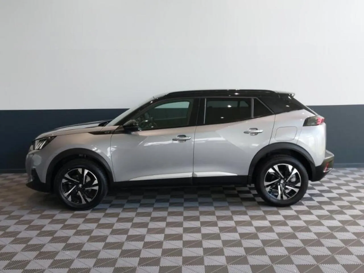 Peugeot 2008 2023 photo 4