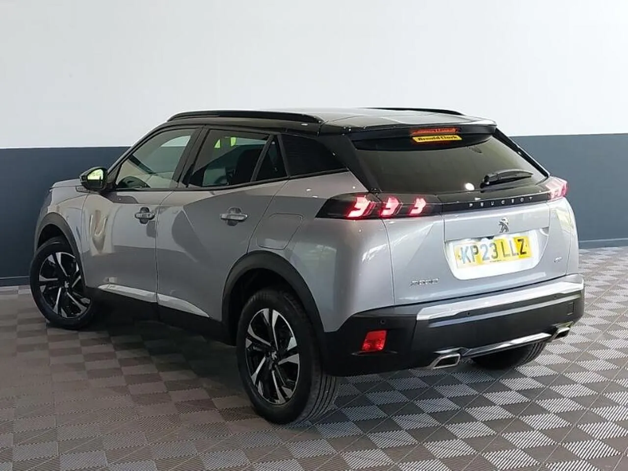 Peugeot 2008 2023 photo 2