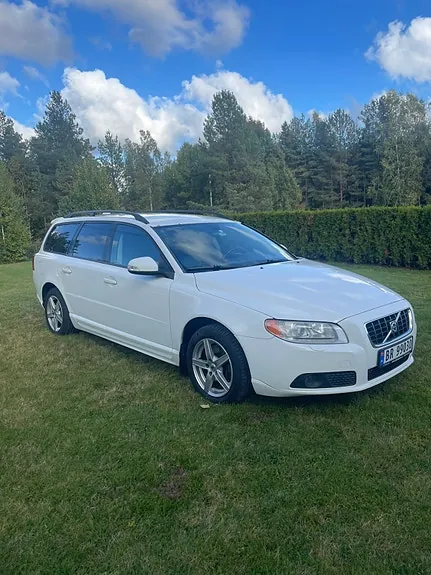 Volvo V70 2009 photo 2
