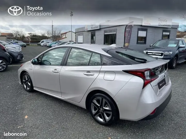 Toyota Prius 2020 photo 2