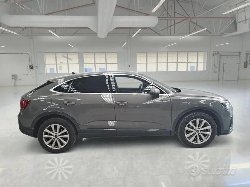 Audi Q3 2024 photo 3