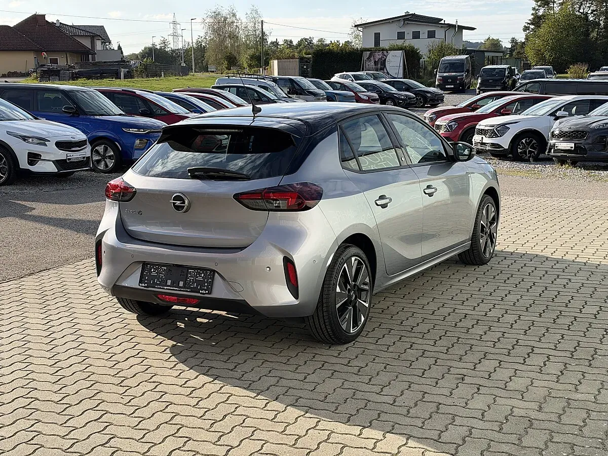 Opel Corsa 2023 photo 3