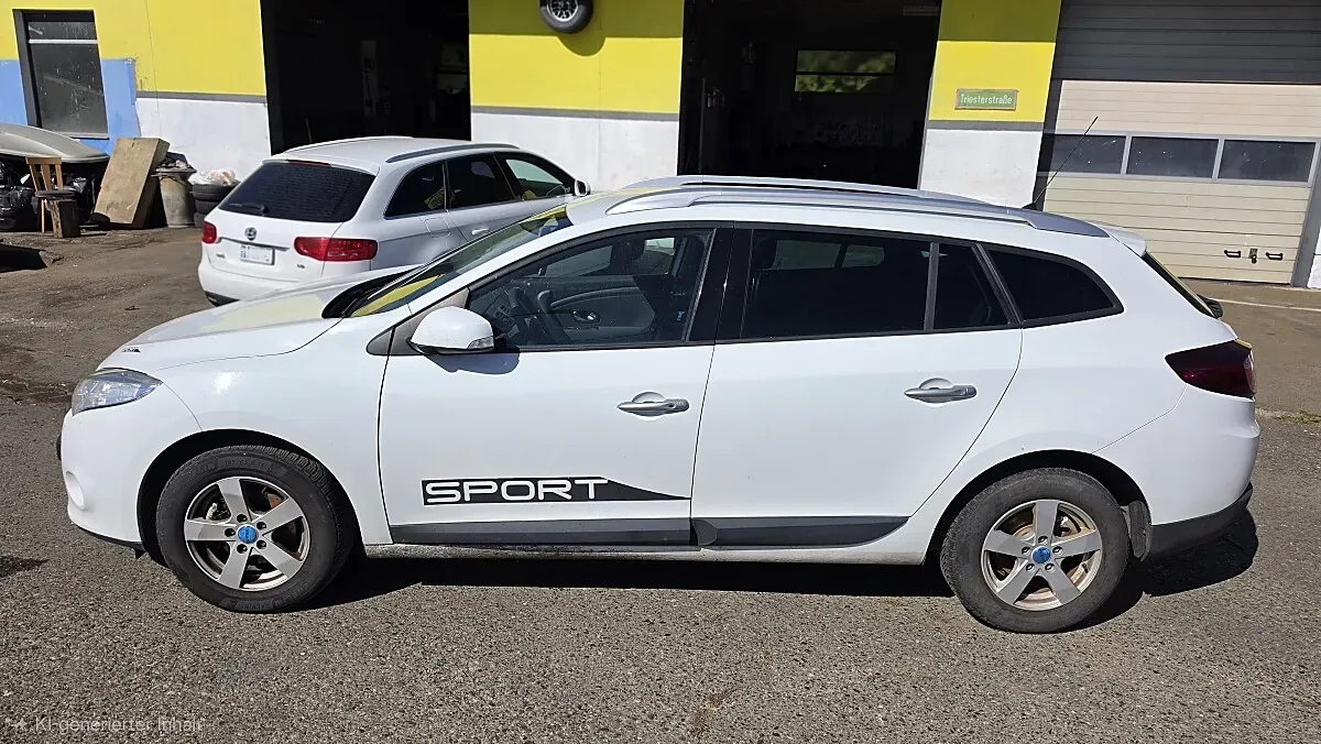 Renault Megane 2010 photo 2