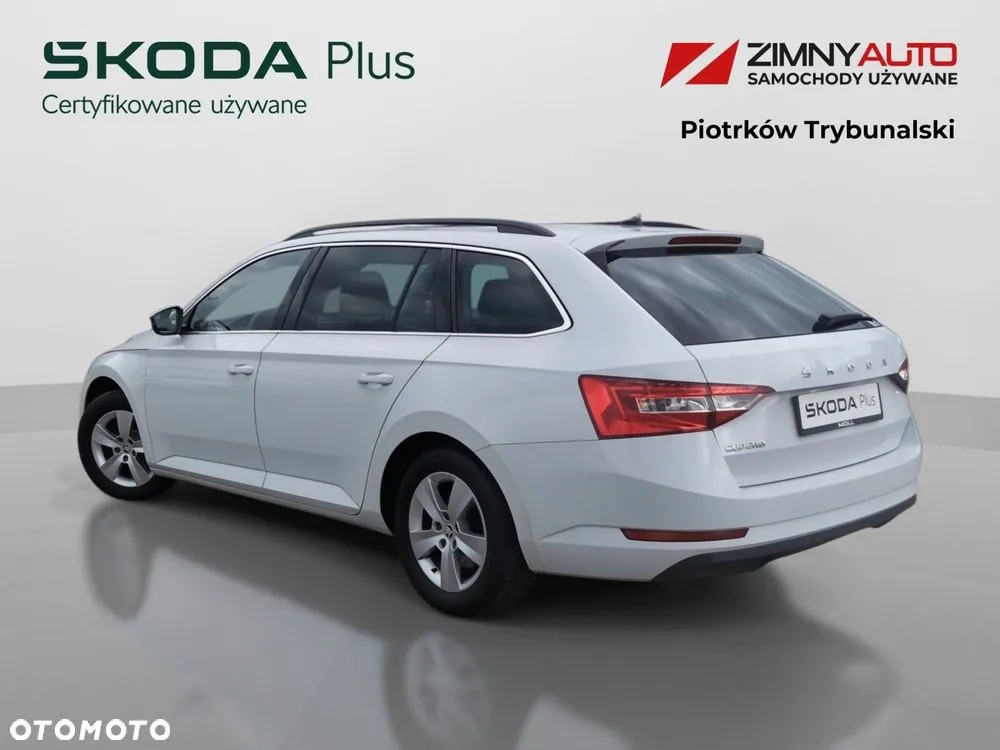 Skoda Superb 2023 photo 2