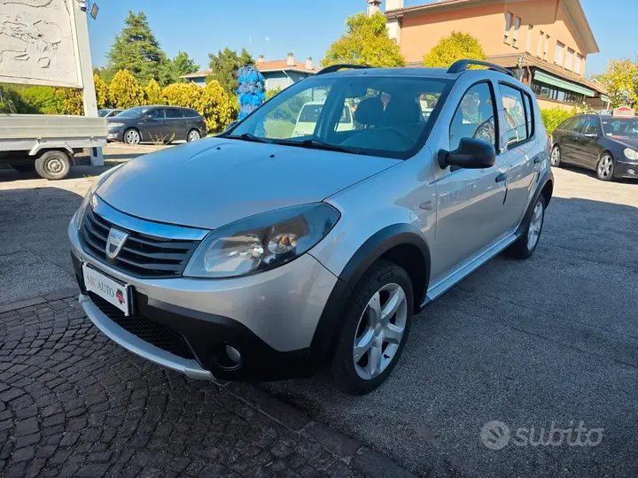 Dacia Sandero 2010 photo 3