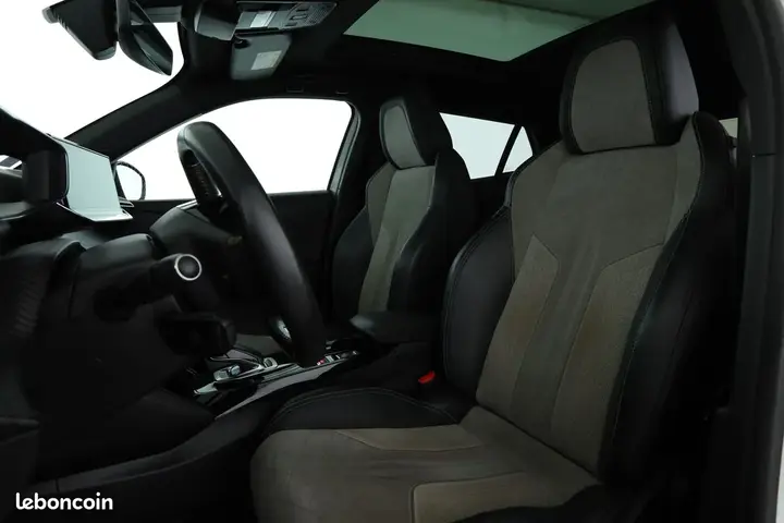 Peugeot 2008 2021 photo 5