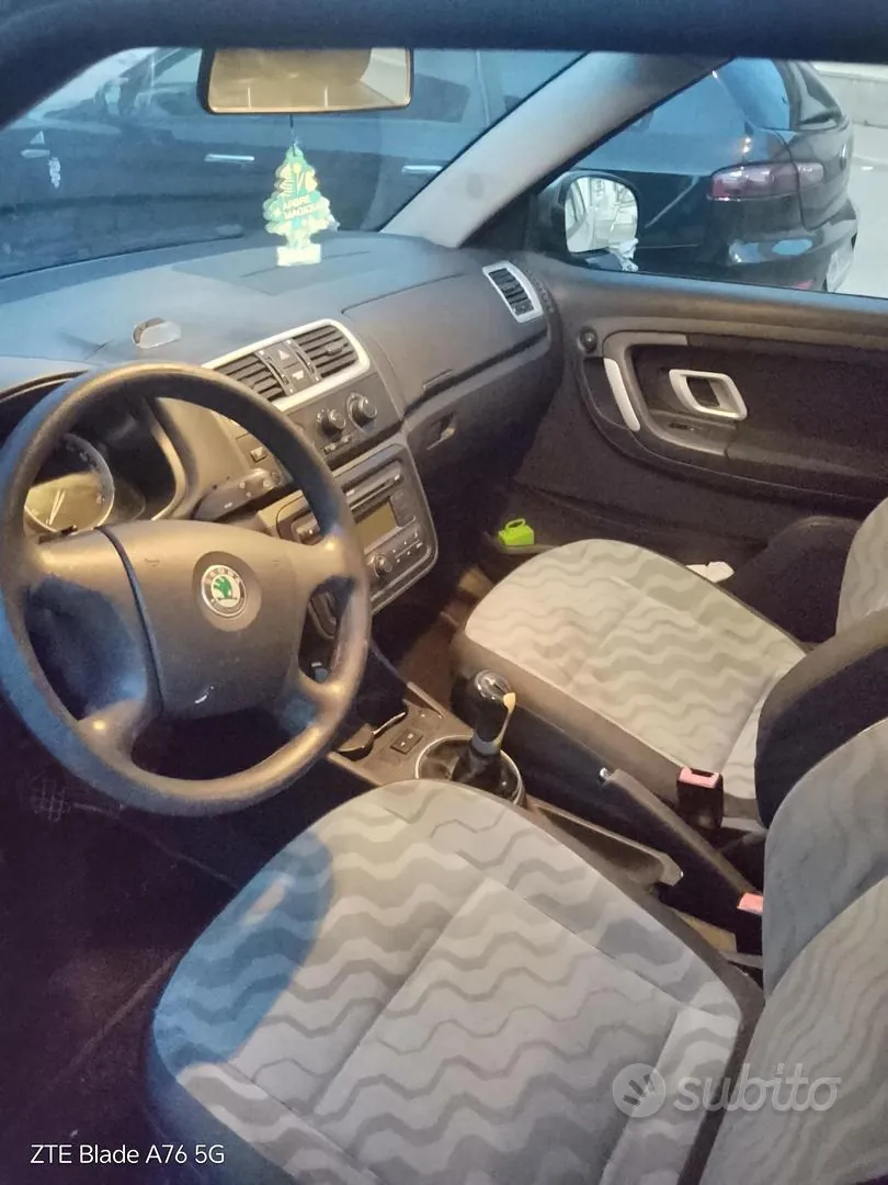 Skoda Fabia 2008 photo 4
