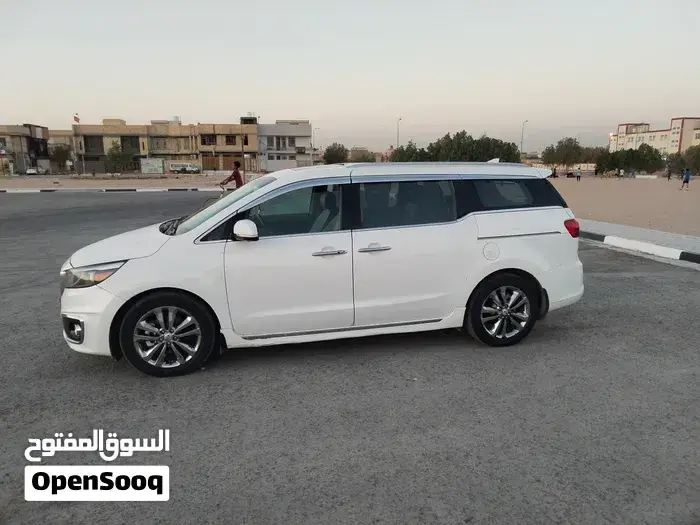Kia Sedona 2018 photo 2