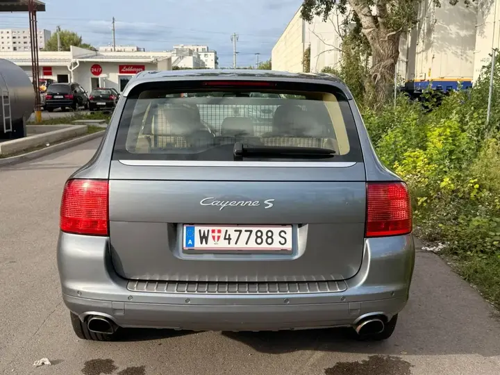Porsche Cayenne 2005 photo 2