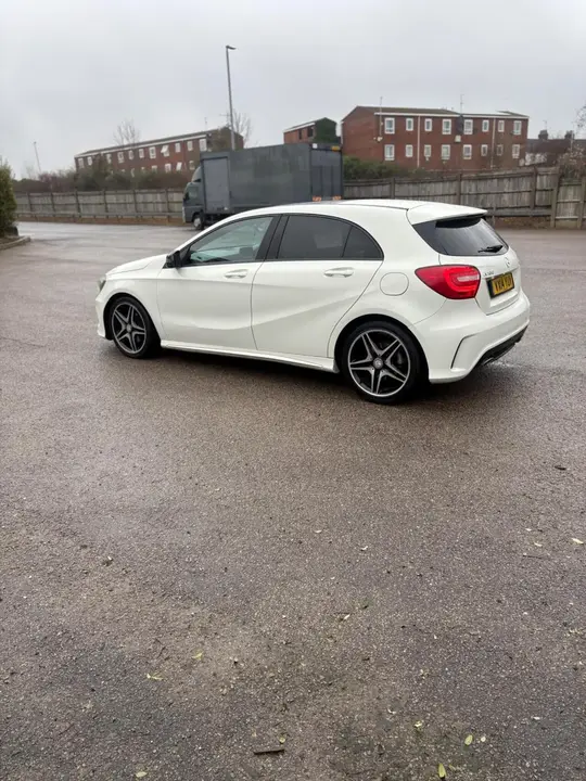 Mercedes-Benz A-Class 2014 photo 2