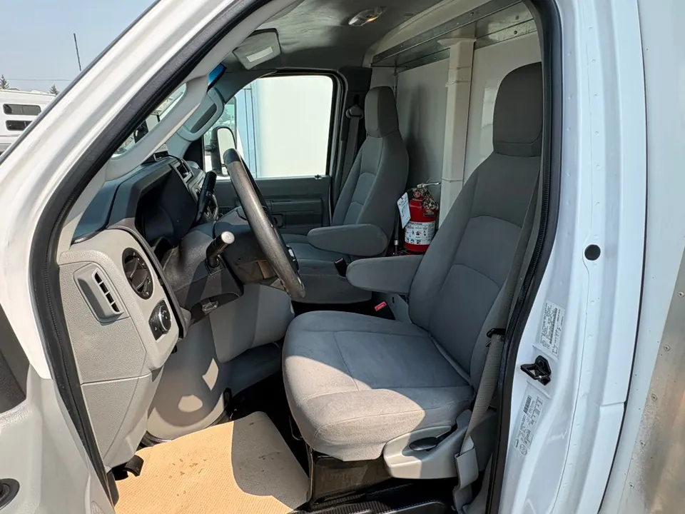 Ford E-450 2023 photo 4