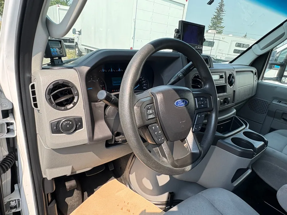 Ford E-450 2023 photo 5