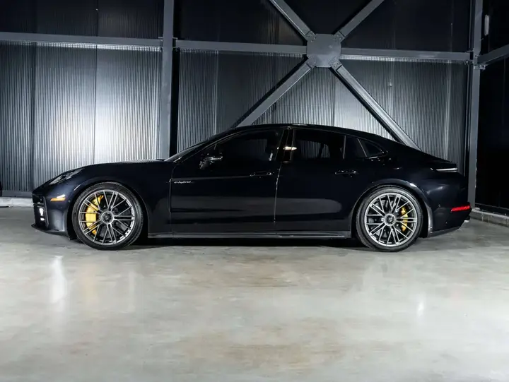 Porsche Panamera 2025 photo 2
