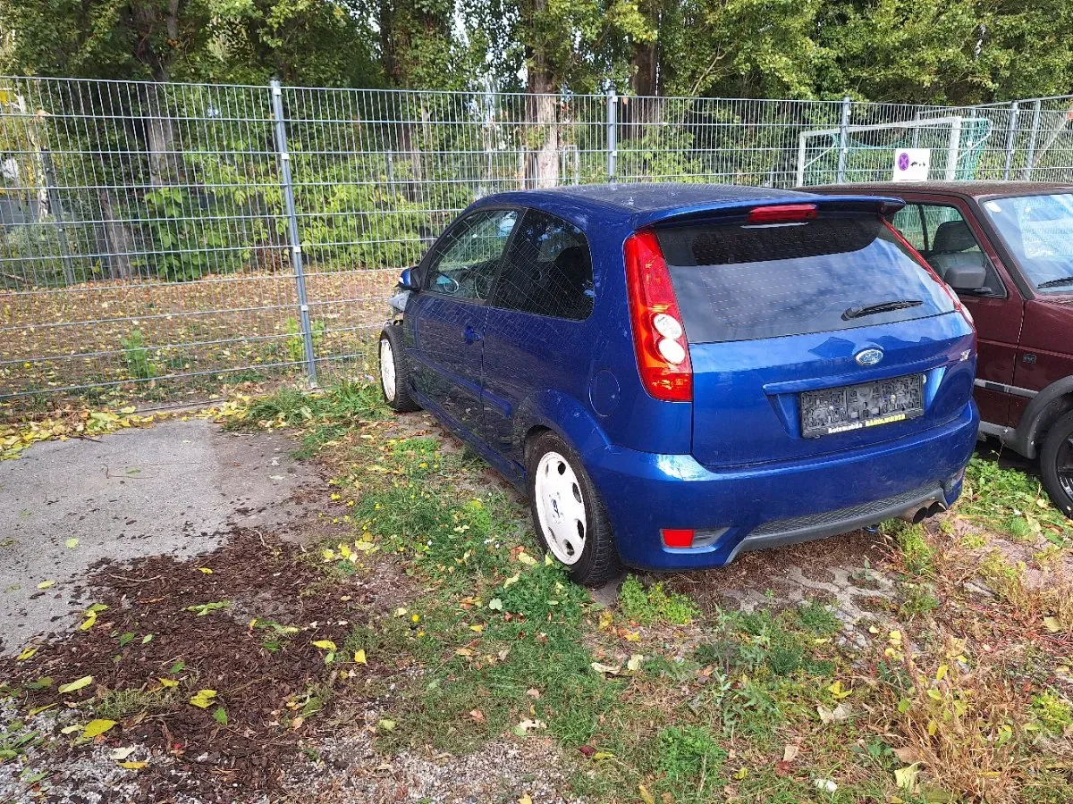 Ford Fiesta 2006 photo 2