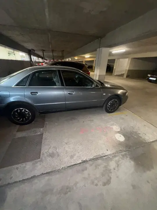 Audi A4 1999 photo 2