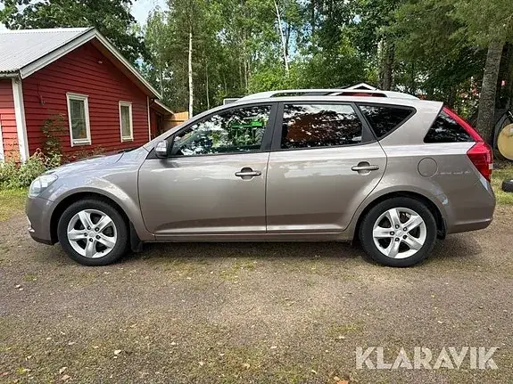 Kia Ceed 2010 photo 2