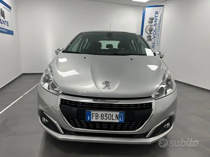 Peugeot 208 2015 photo 5