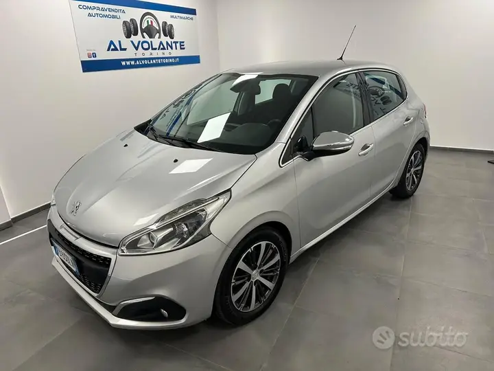 Peugeot 208 2015 photo 3