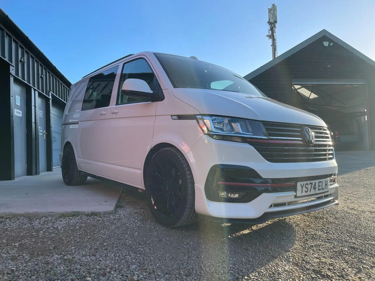 Volkswagen Transporter 2024 photo 2