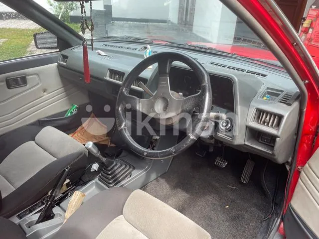Nissan Sunny 1985 photo 4