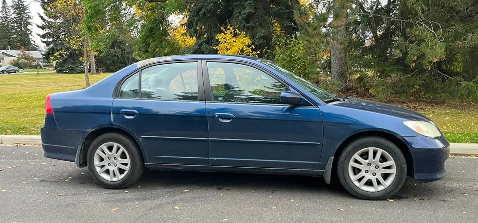 Honda Civic 2005 photo 2