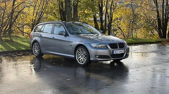 BMW 320D 2011 photo 2