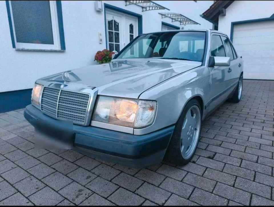 Mercedes-Benz W124