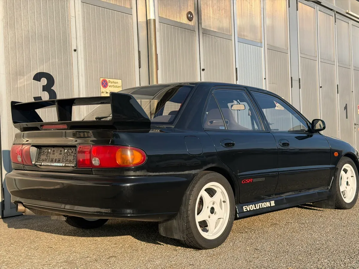 Mitsubishi Lancer 1995 photo 3