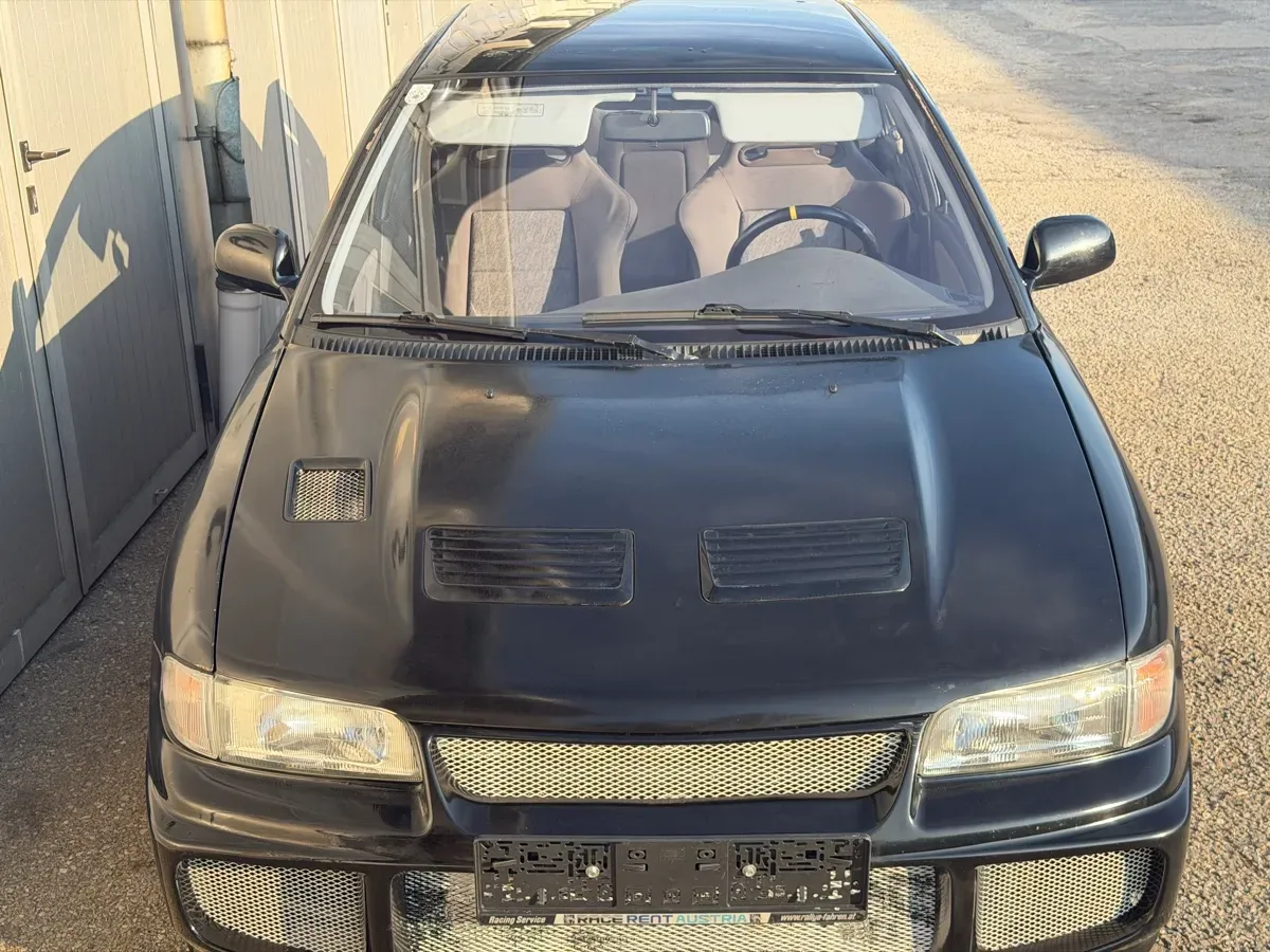 Mitsubishi Lancer 1995 photo 2