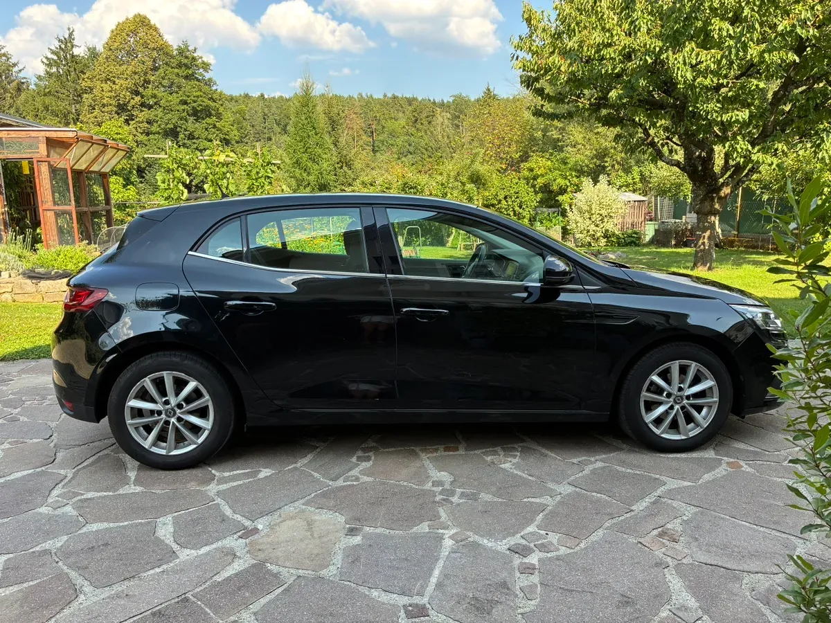 Renault Megane 2018 photo 2