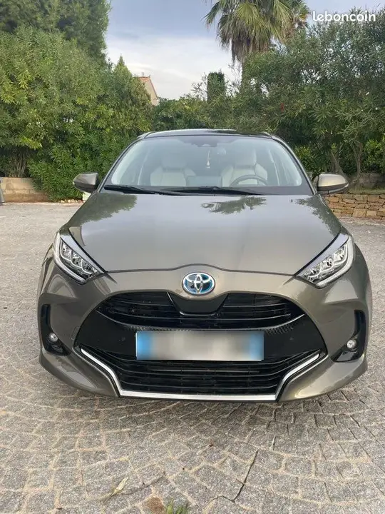Toyota Yaris 2021 photo 2