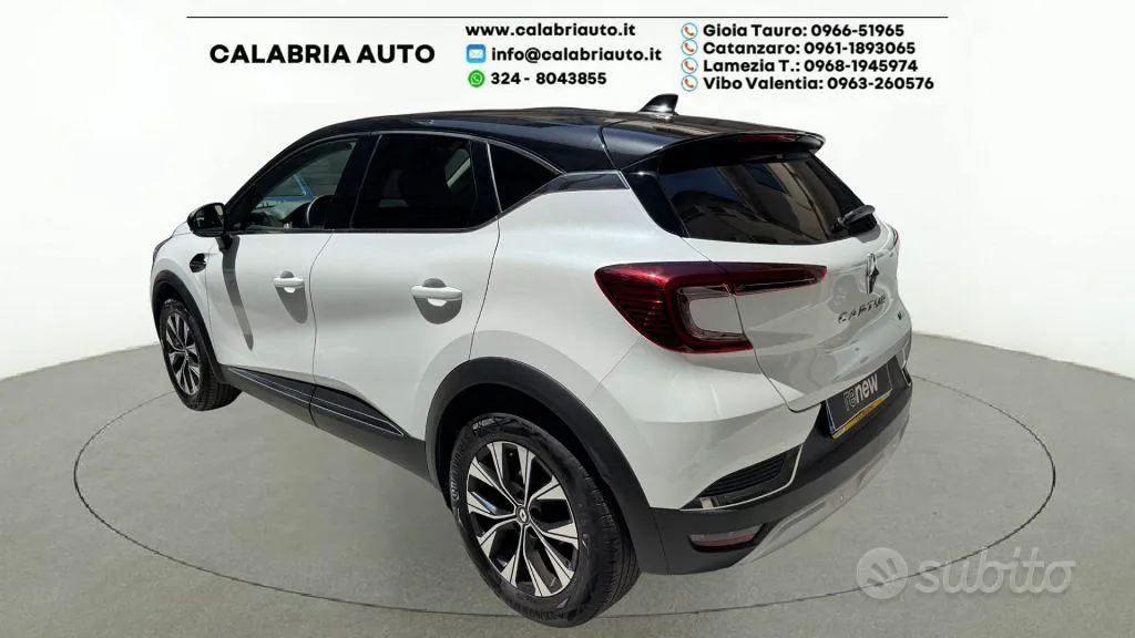 Renault Captur 2023 photo 3