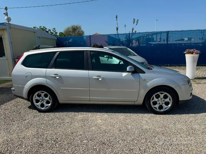 Ford Focus 2008 photo 4