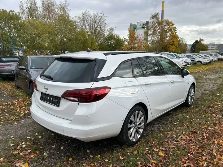 Opel Astra 2021 photo 4