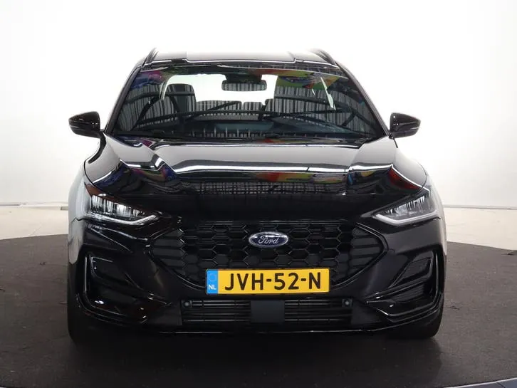 Ford Focus 2023 photo 3
