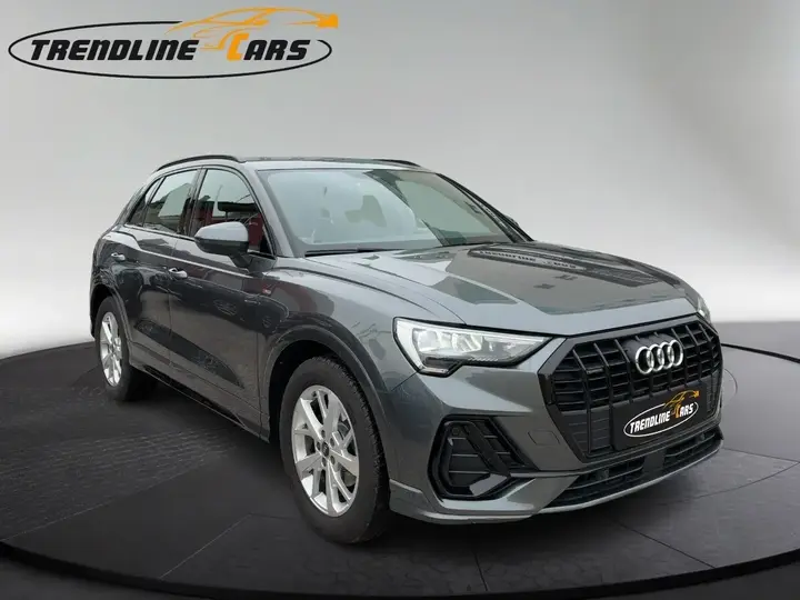 Audi Q3 2022 photo 2